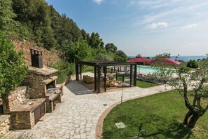 Outdoor dining - Farmhouse in Montoro near Montoro Castle (Montoro)