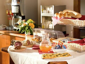 Dining - Villa in Cannara with Pool near Assisi (Cannara Assisi)