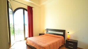 4 bedrooms, WiFi - Villa in Alghero with Pool & Near Town (Alghero)