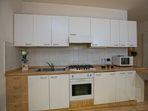 Microwave, oven