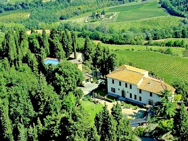 Exterior - Holiday Home with Vineyard Vibes (San Casciano in Val di Pesa)