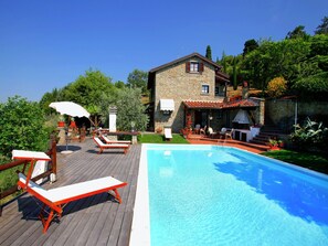 Pool - Villa in Tuscany with Pool and Valley Views (Castiglion Fiorentino)