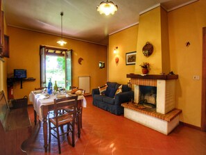 Interior - Attractive mansion with pool (Chianacce)