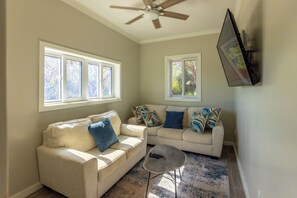 Smart TV - Brand New Villa w/Ocean View, Walk to Rainbow Beach (Rainbow Bay)