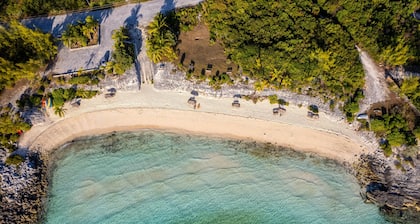 Brand New Villa w/Ocean View, Walk to Rainbow Beach