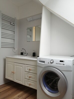 Hair dryer, towels, soap, toilet paper - Southern Brittany - peace and quiet by the sea (Noyal-Muzillac)