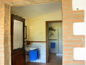 Bathroom - Belvilla by OYO Montenero (Castel del Piano)