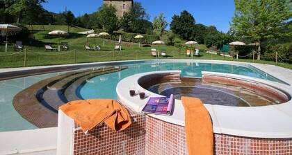 Mansion in Apecchio near Lake and Pool