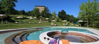 Villa in Apecchio mit Pool und See