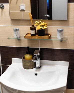 Comfort-Doppelzimmer | Badezimmer