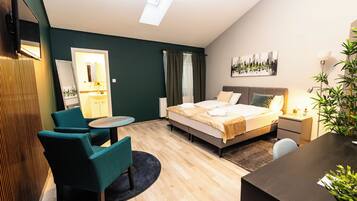 Quarto casal conforto | Escrivaninha, espaço de trabalho para notebook, Wi-Fi de cortesia