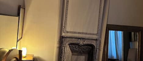 7 bedrooms, iron/ironing board, WiFi, bed sheets