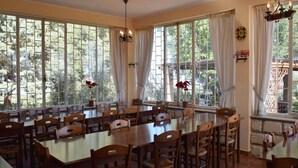 Dining - Villa in Syracuse with Pool and Terrace (Siracusa)