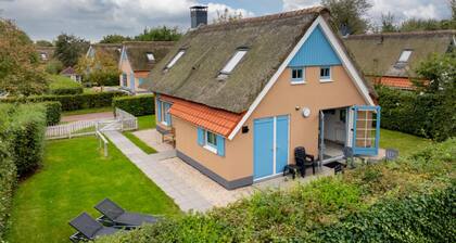 Bungalow near Texel Coast with Garden