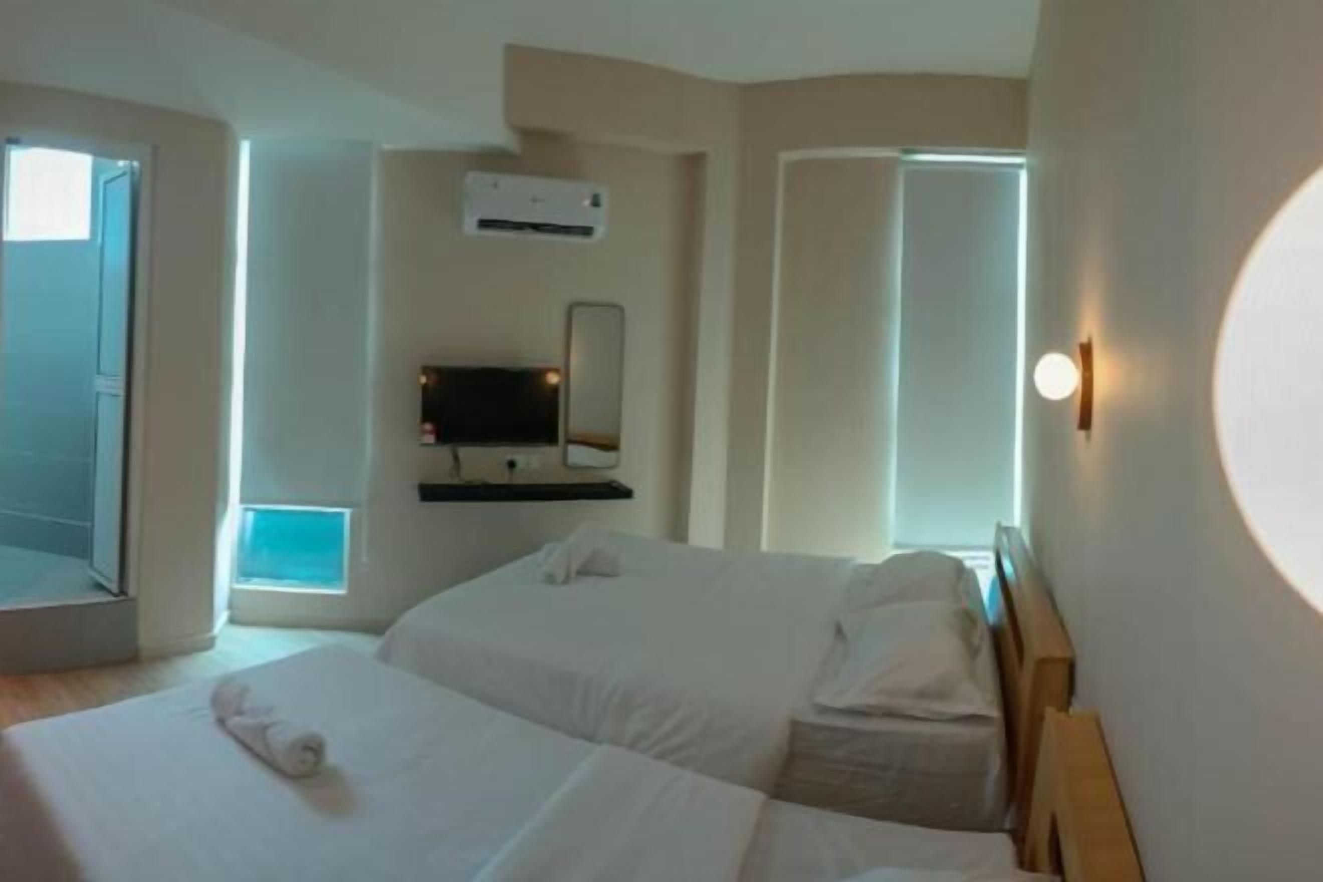 Laptopgeeigneter Arbeitsplatz, schallisolierte Zimmer