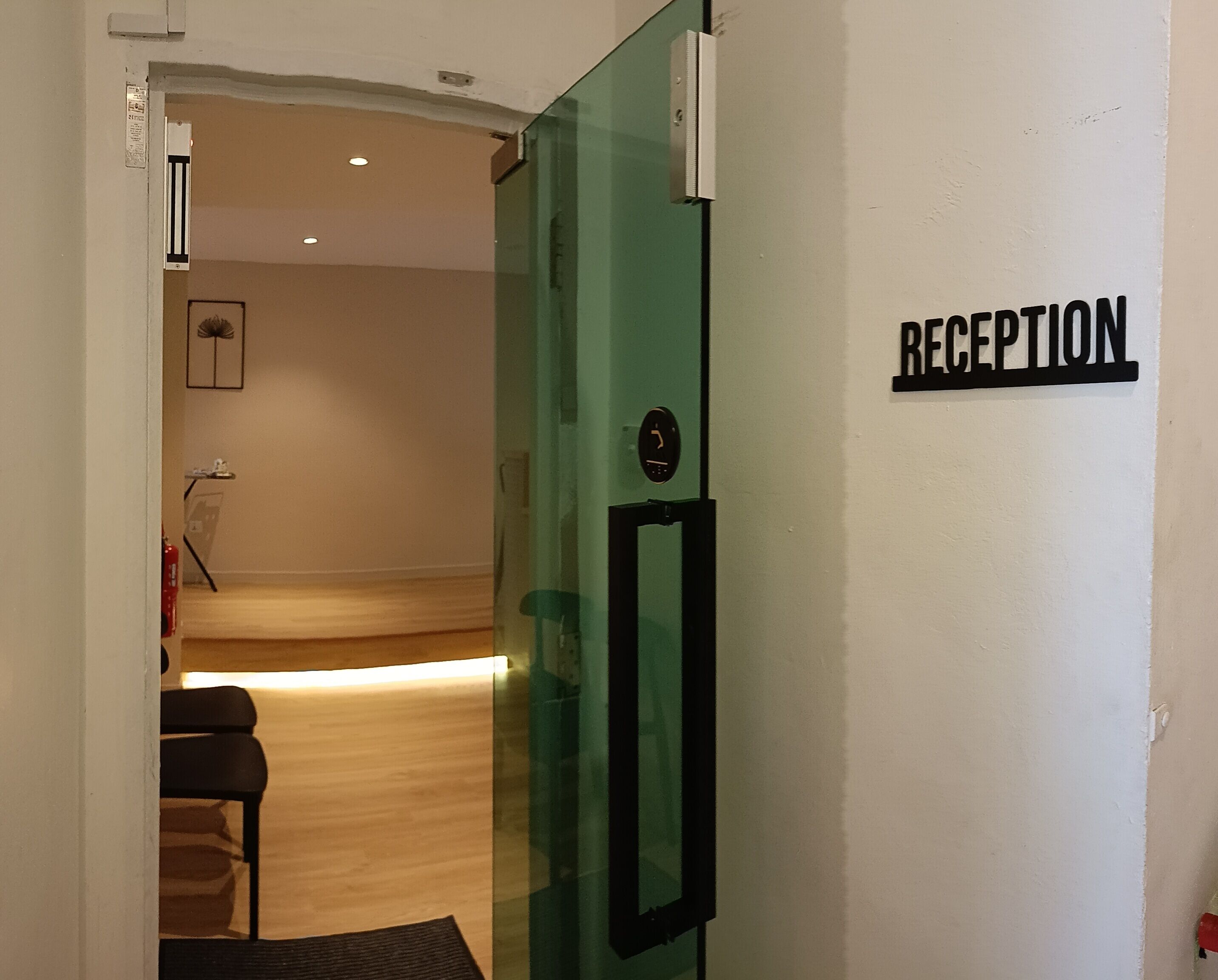 ฝ่ายต้อนรับ