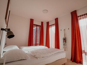 3 bedrooms, WiFi - Apartment by the Beach with Sea Views (Egmond aan zee)