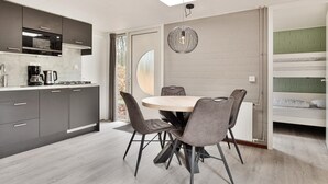 Dining - Bungalow in Netherlands with Private Sauna (Kootwijk)