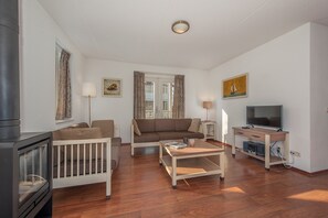 Smart-TV, Kamin, DVD-Player