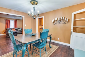 House (4 Bedrooms) | Interior