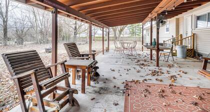 < 1 Mi to Main St Berryville: Spacious Family Home