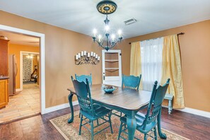 House (4 Bedrooms) | Interior