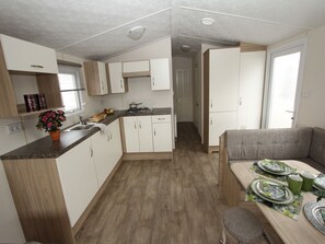Fridge, microwave, stovetop, coffee/tea maker - Apartment in Netherlands near key attractions (Udenhout)