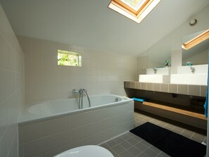 Shower - Farmhouse in Stramproy near Forest (Stramproy)