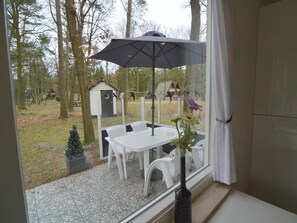 Outdoor dining - Holiday Home in Stramproy near Nature Reserves (Stramproy)