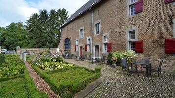 Buiten dineren
