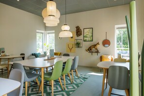 Dining - Chalet Near Trails & Forest (Hoenderloo)