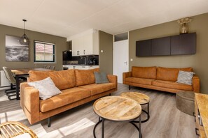 Smart TV, fireplace, DVD player