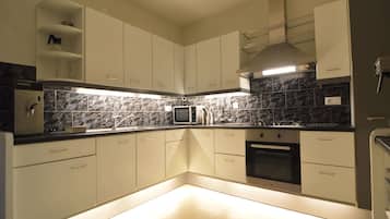 Microwave, oven, dishwasher, highchair