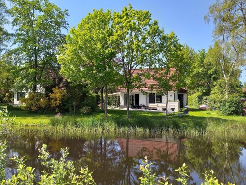 Quietly situated country house, near Langweer
