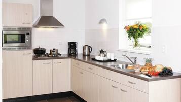 Fridge, microwave, dishwasher, coffee/tea maker