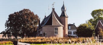 Detached Villa by a Lake