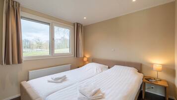 3 bedrooms, free WiFi, bed sheets