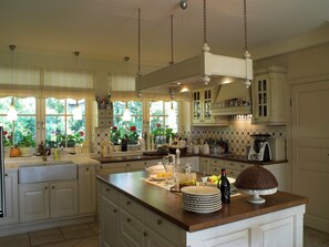 Réfrigérateur, micro-ondes, four, lave-vaisselle