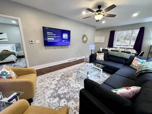 Smart TV, computer monitors