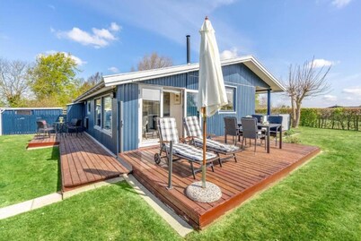 Restyled villa with soundbar 500m. from the beach