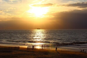 Tæt på stranden