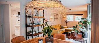 Cozy Cottage in Leenderbos with Hot Tub