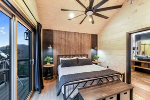 4 habitaciones, tabla de planchar con plancha, cuna de viaje y wifi