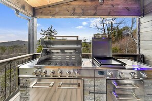 Property grounds - Incredible Sunset Views | Organic Decor | Arcades (Sevierville)