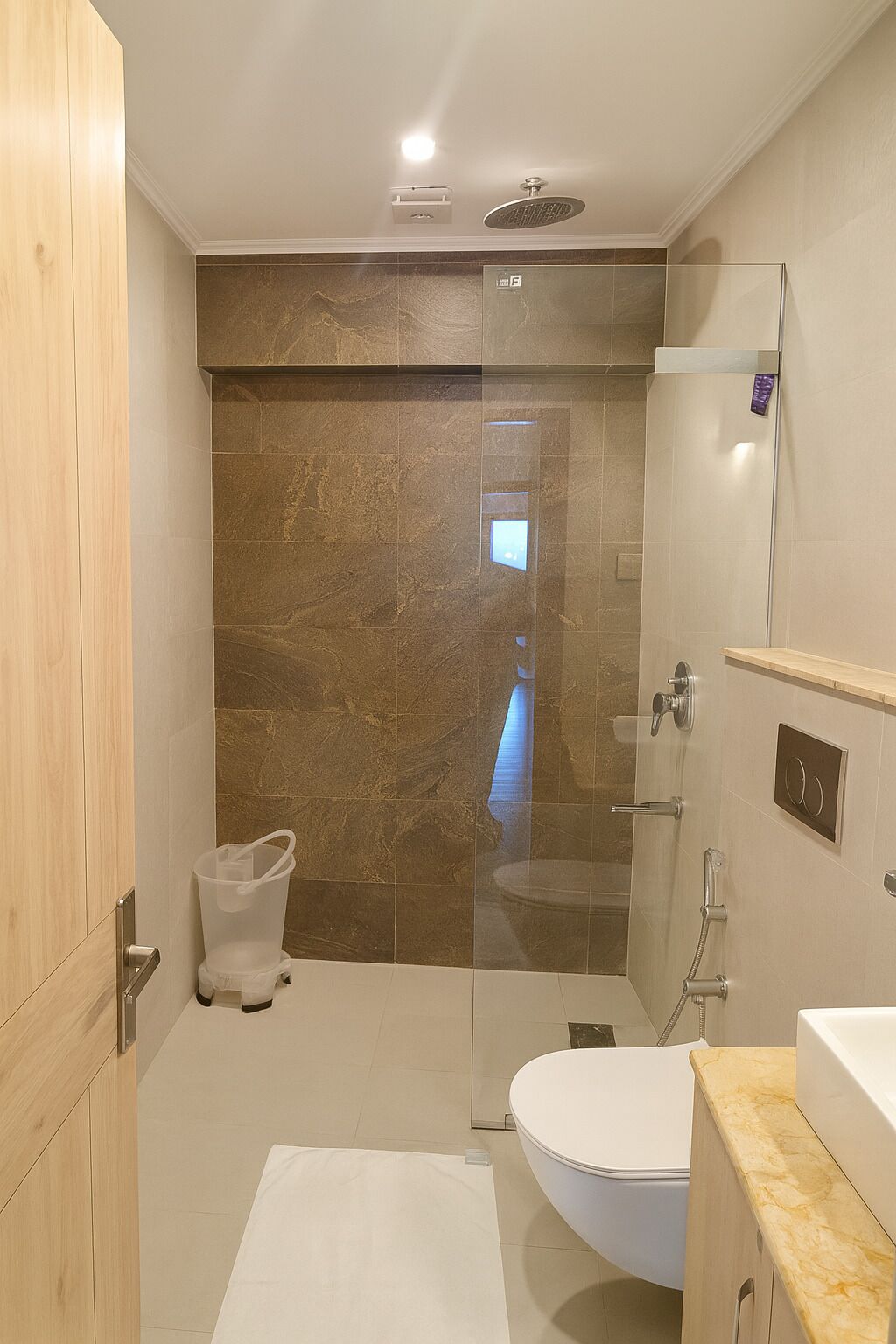 Superior Triple Room, Valley View | Bathroom | Shower, rainfall showerhead, free toiletries, hair dryer