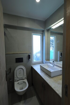 Standard Double Room, City View | Bathroom
