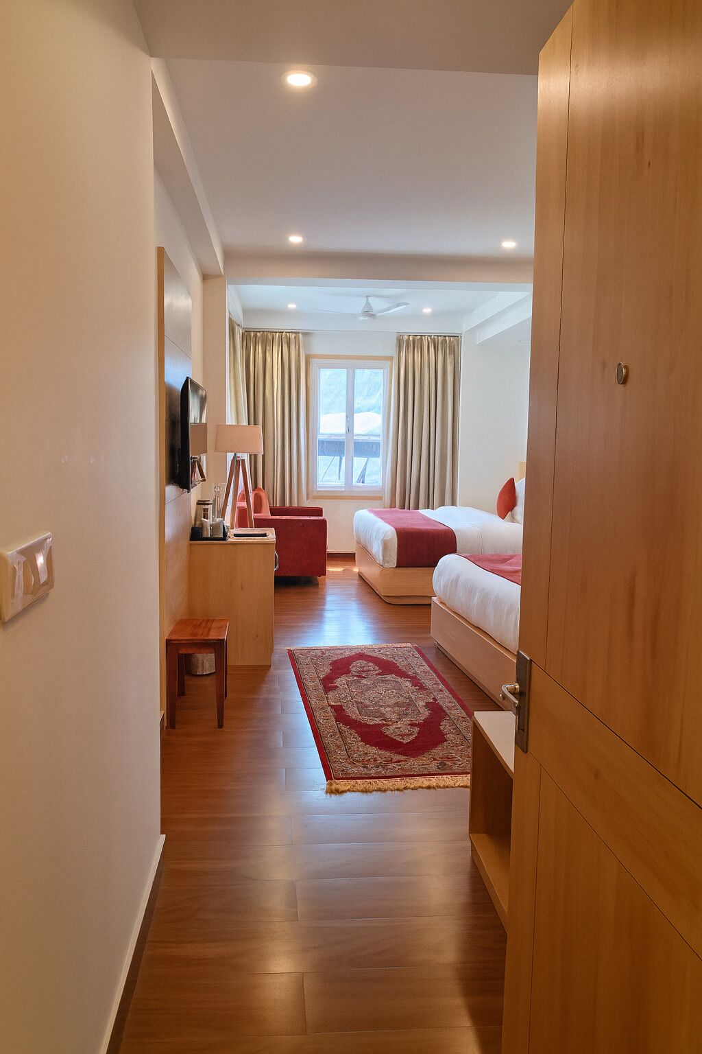 Neljän hengen huone, kaupunkinäköala | Egyptinpuuvillaiset lakanat, ylelliset vuodevaatteet