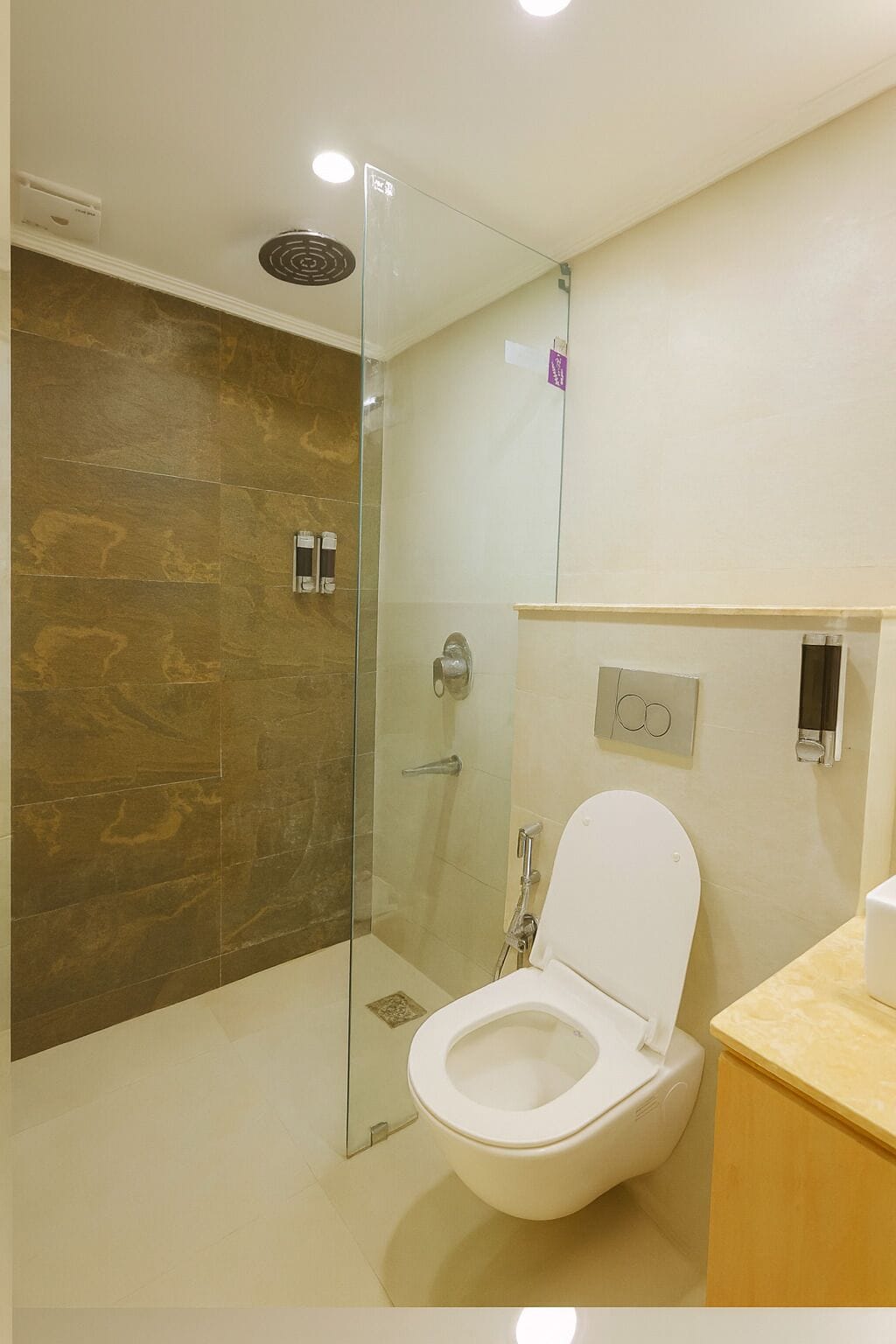 Shower, rainfall showerhead, free toiletries, hair dryer