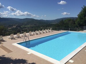 Pool - Apartment near Donatello Sculpture (Citerna)