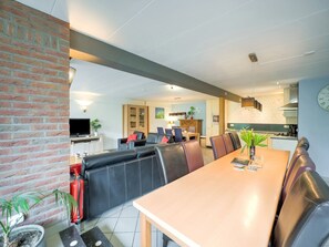 Dining - Spacious Group Getaway with Garden (Ulestraten)